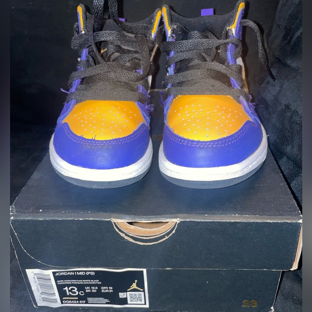 Kids Jordan 1 Mid size 13c